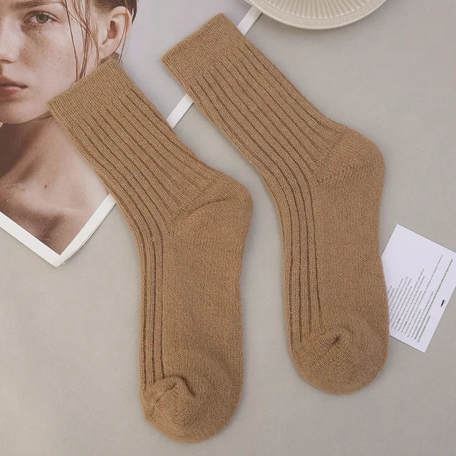 1/2Pairs Korean Winter Thickened Wool Socks Women's Breathable Comfortable Plush Low Tube Snow Socks Simple Warm Cashmere Socks