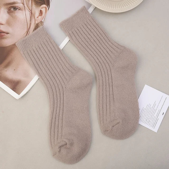 1/2Pairs Korean Winter Thickened Wool Socks Women's Breathable Comfortable Plush Low Tube Snow Socks Simple Warm Cashmere Socks